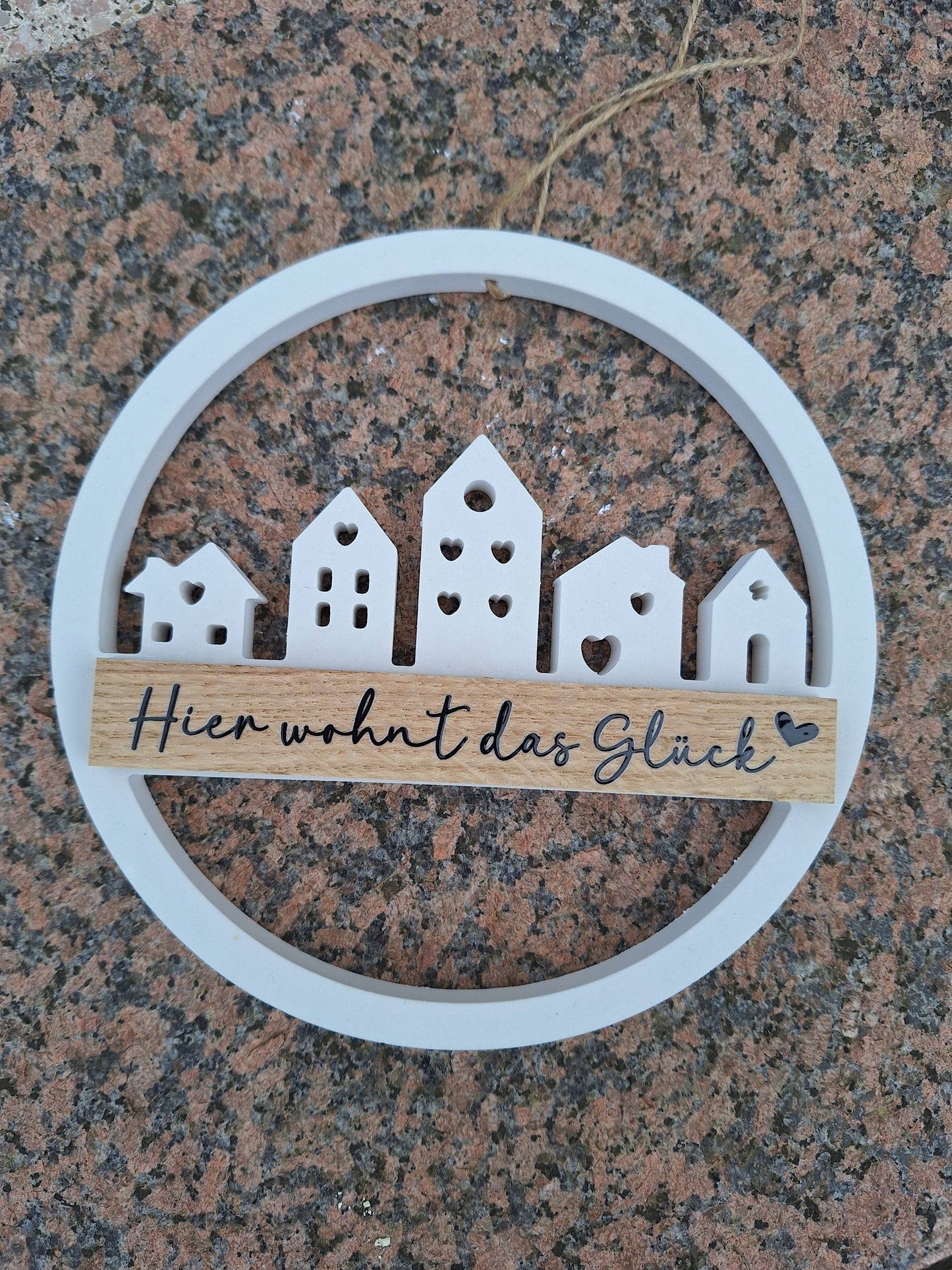Hauskranz mit Holz